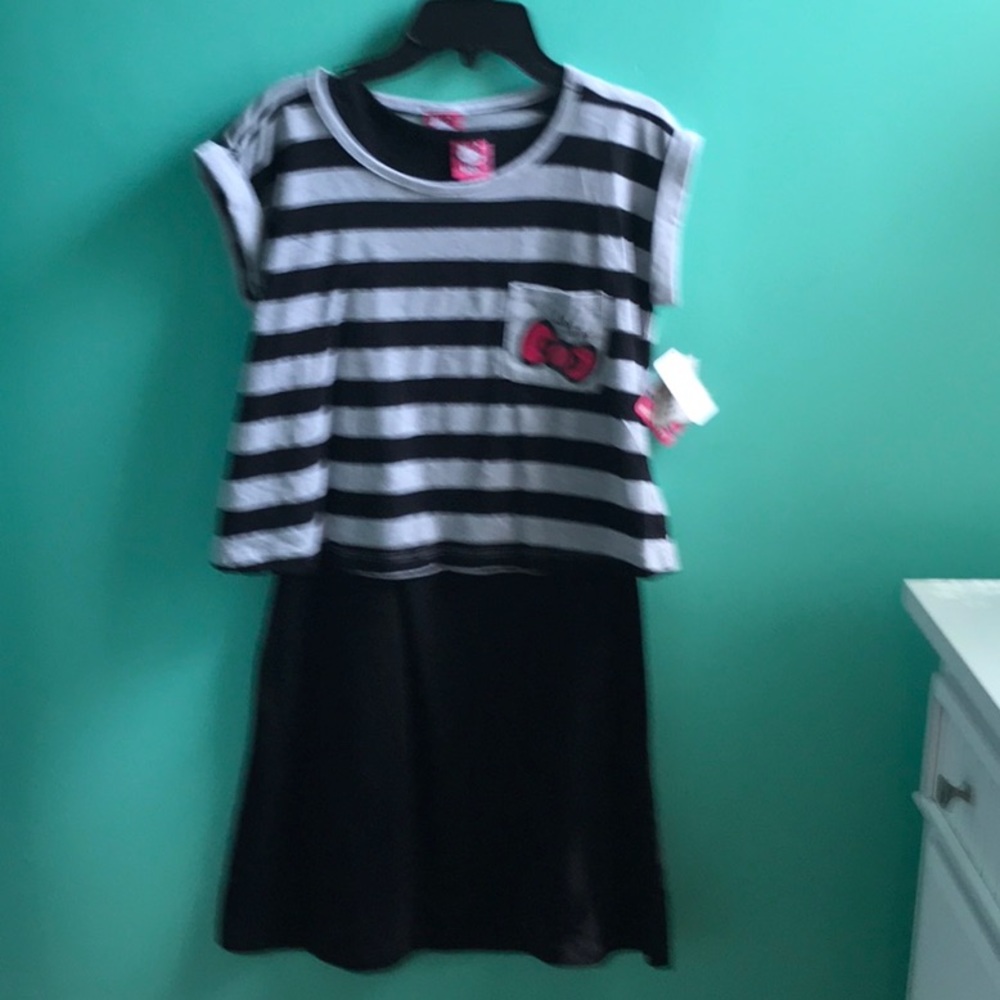 Girl’s 2pcs Hello Kitty dress.                NWT